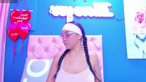 Snapshot of venus_0110 chatting on February 2025 08:25:02 PM Venus Veracruz online show from February 2025 08:25:02 PM