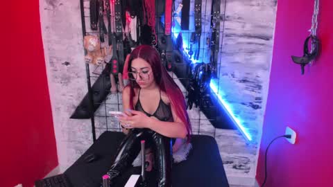 Snapshot of venus_bms_ chatting on April 2026 11:48:01 AM VENUS online show from April 2026 11:48:01 AM