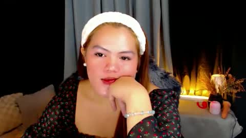 I am Colly Your mystery girl online show from November 2025 02:10:01 AM