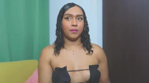 Snapshot of venus_speer chatting on December 2024 02:35:01 AM Luisa online show from December 2024 02:35:01 AM