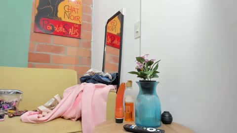 Snapshot of venus_speer chatting on December 2024 06:09:02 PM Luisa online show from December 2024 06:09:02 PM