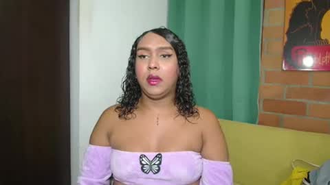 Snapshot of venus_speer chatting on January 2025 11:53:02 PM Luisa online show from January 2025 11:53:02 PM
