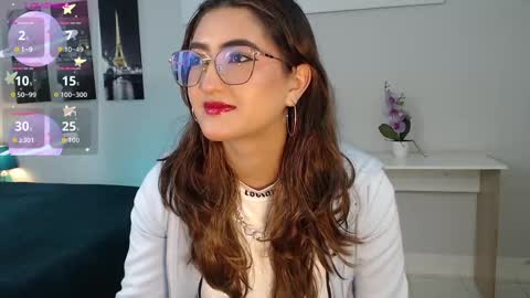 Snapshot of venus_steffen chatting on September 2025 12:28:01 PM Mia online show from September 2025 12:28:01 PM