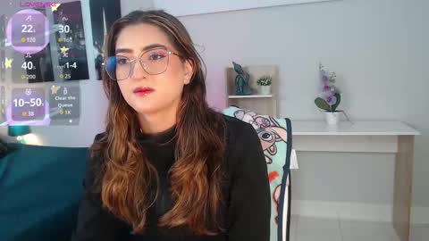 Snapshot of venus_steffen chatting on September 2025 12:30:01 PM Mia online show from September 2025 12:30:01 PM