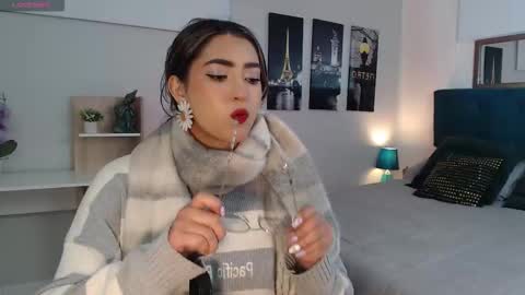 Snapshot of venus_steffen chatting on October 2025 12:24:01 PM Mia online show from October 2025 12:24:01 PM