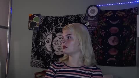 Miss Venus online show from October 2025 02:40:02 PM