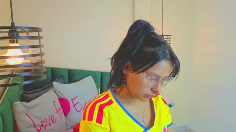 Snapshot of verabest chatting on June 2026 11:23:01 AM Domelipa online show from June 2026 11:23:01 AM
