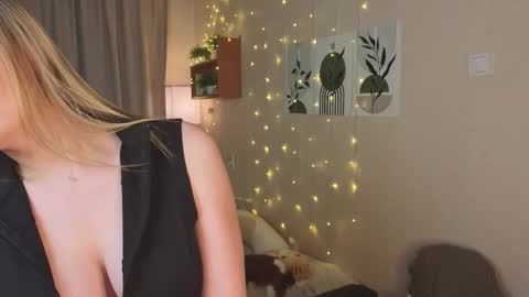 Veronica online show from November 2025 12:26:01 PM