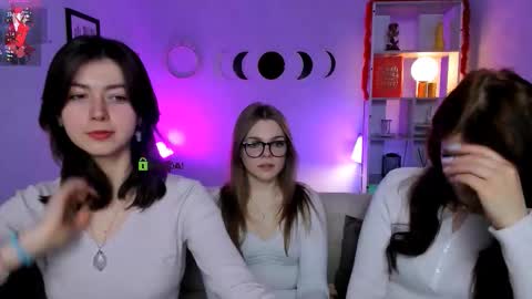 Snapshot of veronica_bubble chatting on March 2026 08:12:02 PM Ronni online show from March 2026 08:12:02 PM