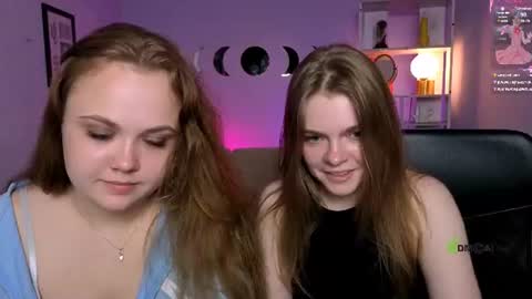 Snapshot of veronica_bubble chatting on June 2026 12:32:02 AM Ronni online show from June 2026 12:32:02 AM