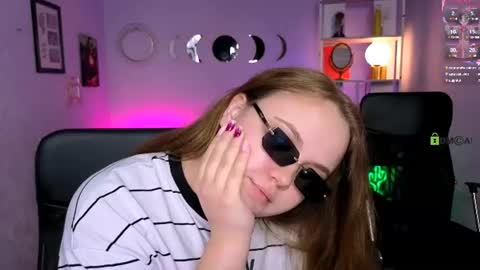 Snapshot of veronica_bubble chatting on June 2026 03:04:02 AM Ronni online show from June 2026 03:04:02 AM