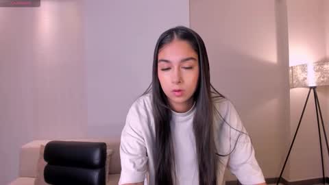 Snapshot of veronicablue1 chatting on September 2025 10:41:01 AM Vero online show from September 2025 10:41:01 AM
