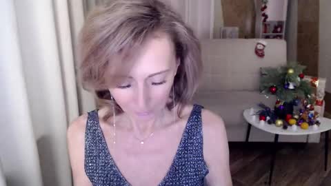 Snapshot of veronicagilbert chatting on December 2024 05:44:01 AM Helen online show from December 2024 05:44:01 AM