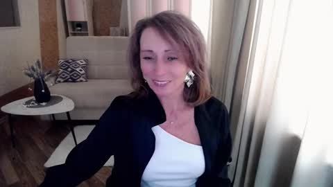 Snapshot of veronicagilbert chatting on February 2025 09:21:02 AM Helen online show from February 2025 09:21:02 AM