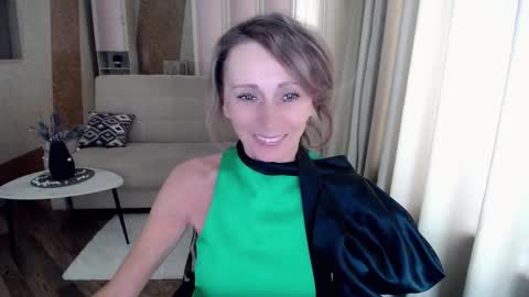 Snapshot of veronicagilbert chatting on February 2025 05:13:02 AM Helen online show from February 2025 05:13:02 AM