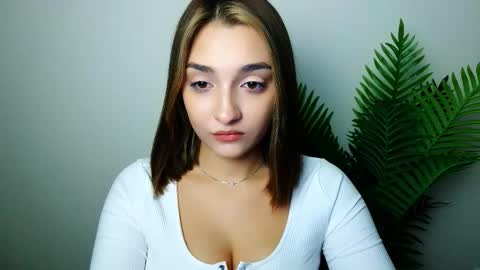 Ana online show from November 2025 07:45:01 PM