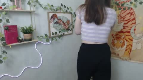 Snapshot of veryveryvery_shy chatting on April 2026 05:46:01 AM veryveryvery_shy online show from April 2026 05:46:01 AM
