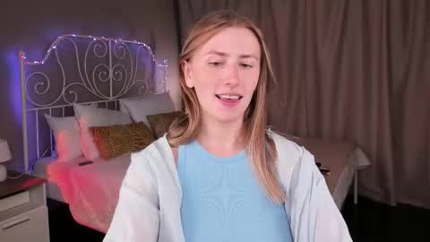 Snapshot of vespera_celeste chatting on September 2025 03:41:02 AM Celeste online show from September 2025 03:41:02 AM