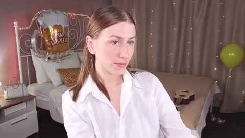 Snapshot of vespera_celeste chatting on September 2025 05:44:01 AM Celeste online show from September 2025 05:44:01 AM