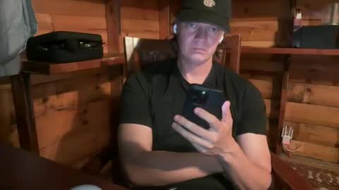 Snapshot of vexelgain chatting on October 2025 02:32:02 AM HendasWerout online show from October 2025 02:32:02 AM