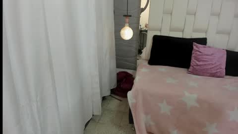 Snapshot of veyra_sereny chatting on May 2026 04:46:01 PM Vanesaa online show from May 2026 04:46:01 PM