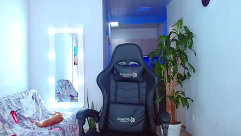 Ariana  online show from February 2025 06:13:01 PM