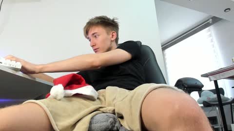 Snapshot of vibemygirl chatting on January 2025 06:05:01 AM vibemygirl online show from January 2025 06:05:01 AM