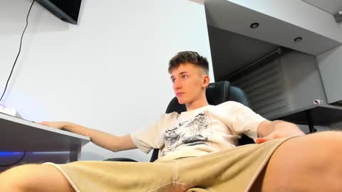 Snapshot of vibemygirl chatting on February 2025 01:17:02 PM vibemygirl online show from February 2025 01:17:02 PM