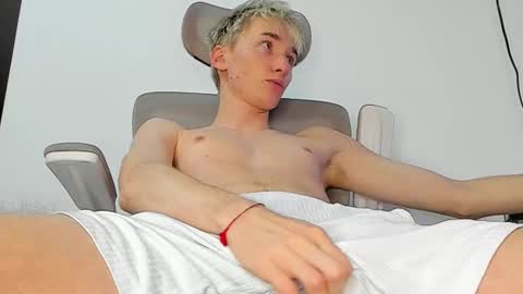 Snapshot of vibemygirl chatting on October 2025 12:06:01 PM vibemygirl online show from October 2025 12:06:01 PM