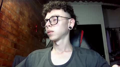 Snapshot of vicent_brais chatting on February 2025 11:59:02 PM Vicent Brais online show from February 2025 11:59:02 PM