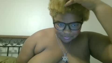 Snapshot of vickiryder56 chatting on November 2025 03:55:01 PM vickiryder56 online show from November 2025 03:55:01 PM