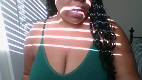 Snapshot of vickycake chatting on January 2025 06:37:02 PM Vicky Cake online show from January 2025 06:37:02 PM