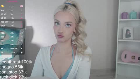 Snapshot of vickyfuckingdoll chatting on March 2026 11:44:02 PM vickyfuckingdoll online show from March 2026 11:44:02 PM