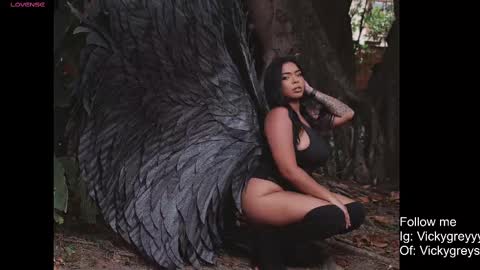 Vicky Greys online show from November 2025 06:51:01 PM