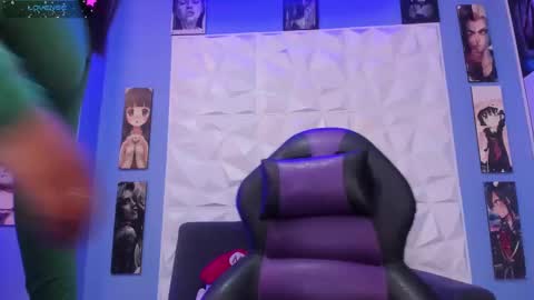 Vicky online show from October 2025 09:22:01 PM