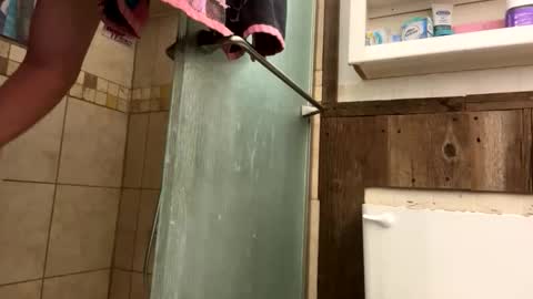 vicrobertson595 online show from April 2026 10:32:02 AM