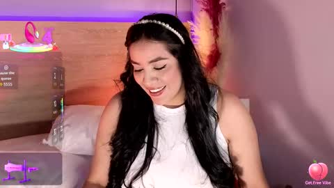 Victoria Serna  online show from September 2025 11:38:01 PM