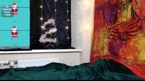 Snapshot of victori_luxury chatting on December 2024 12:12:01 PM victori_luxury online show from December 2024 12:12:01 PM