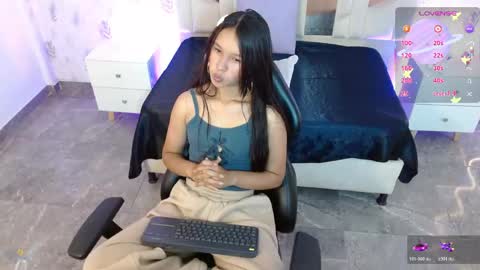 Snapshot of victoria1_tay chatting on April 2026 07:23:01 PM victoria1_tay online show from April 2026 07:23:01 PM