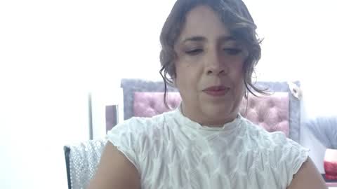 Snapshot of victoria25_meester chatting on May 2026 04:01:01 PM Hi guys Im victoria Be the one who can control me in PVT online show from May 2026 04:01:01 PM