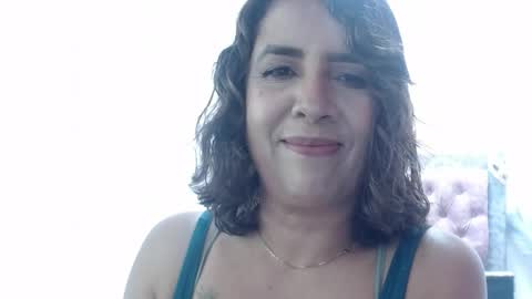 Snapshot of victoria25_meester chatting on May 2026 03:20:02 PM Hi guys Im victoria Be the one who can control me in PVT online show from May 2026 03:20:02 PM