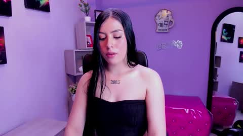 Victoria online show from November 2025 06:07:02 PM