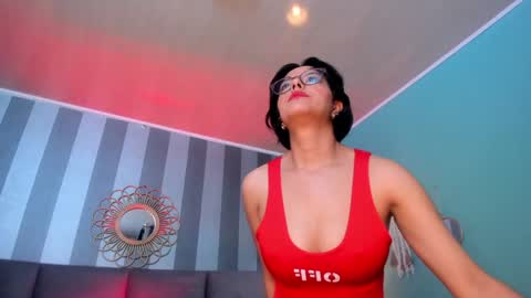 Victoria online show from December 2024 01:59:02 PM