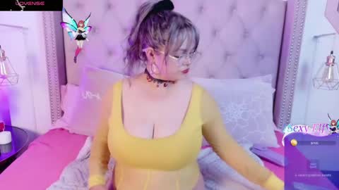Snapshot of victoria_cherry_ chatting on May 2026 11:18:02 AM victoria_cherry_ online show from May 2026 11:18:02 AM