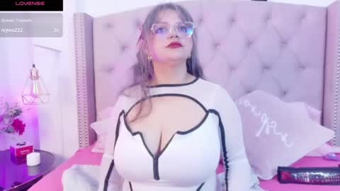 Snapshot of victoria_cherry_ chatting on May 2026 11:39:02 AM victoria_cherry_ online show from May 2026 11:39:02 AM
