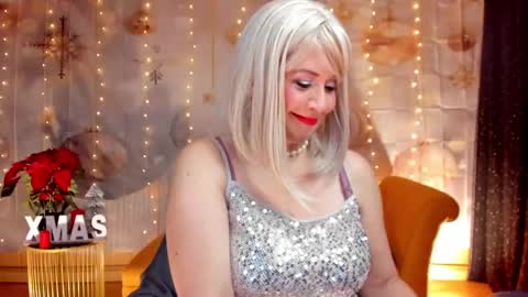 Snapshot of victoria_dior chatting on December 2024 06:39:02 PM diorvictoria9 online show from December 2024 06:39:02 PM