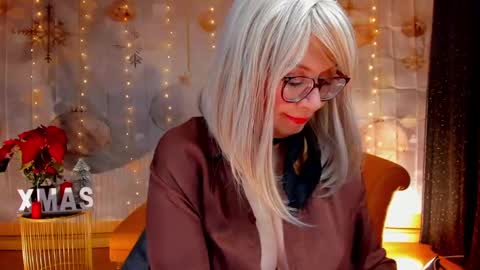 Snapshot of victoria_dior chatting on December 2024 10:37:01 PM diorvictoria9 online show from December 2024 10:37:01 PM