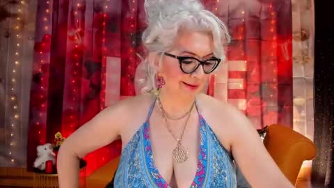 Snapshot of victoria_dior chatting on February 2025 08:26:02 PM diorvictoria9 online show from February 2025 08:26:02 PM
