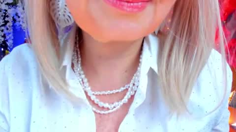 Snapshot of victoria_dior chatting on February 2025 07:42:01 PM diorvictoria9 online show from February 2025 07:42:01 PM