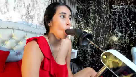 Victoria Houston  online show from October 2025 12:49:02 PM